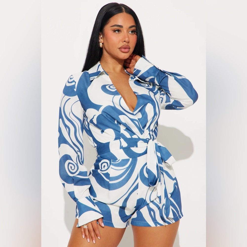 ❥𝖥𝖠𝖲𝖧𝖨𝖮𝖭𝗡𝗢𝗩𝗔: Getting Somewhere Romper - Navy/Combo